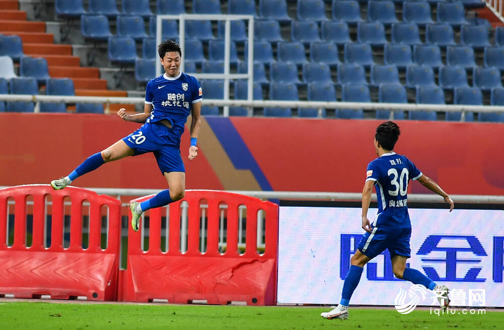 爱游戏平台 -关于游泳小组赛上演强强对话，姑苏霹雳队大胜江南天虎队，战术调整见效；精神属性拉满的信息