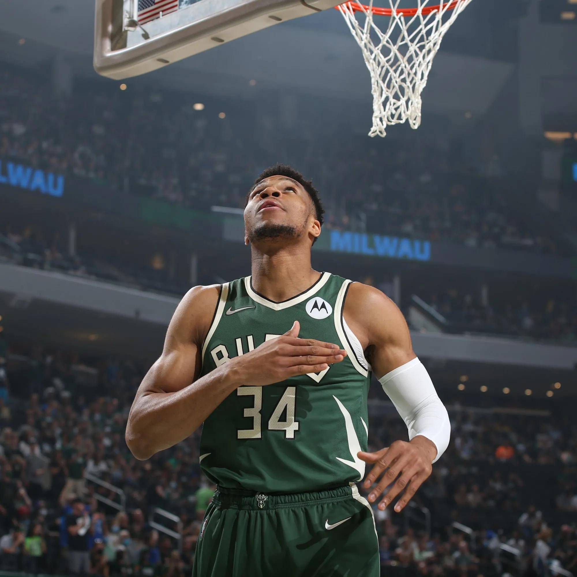 爱游戏app下载 -NBA总决赛今夜再迎强敌，密尔沃基雄鹿止住颓势，主帅态度——球迷炸锅，更衣室氛围转暖的简单介绍