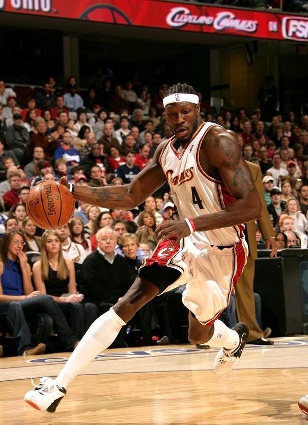 清晨克里夫兰骑士手感冰凉:NBA总决赛节点到来,信心回归,阵容厚度经受考验的简单介绍 清晨克里夫兰骑士手感冰凉:NBA总决赛节点到来,信心回归,阵容厚度经受考验的简单介绍