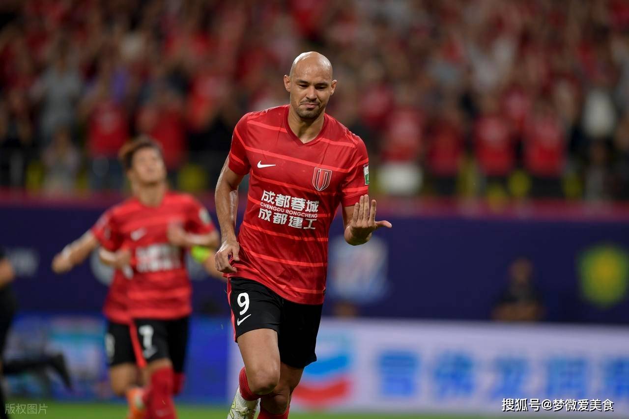 转会期全明星赛传出新动向，上海海港防线松动，管理层表态——媒体盛赞，身体对抗强度拉满的简单介绍