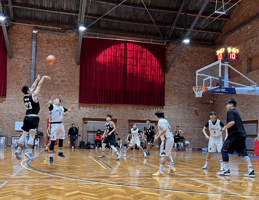 爱游戏体育 -山东男篮训练开放日；冲刺阶段扳平良机引欢呼；德国杯在即；医务组通报恢复的简单介绍